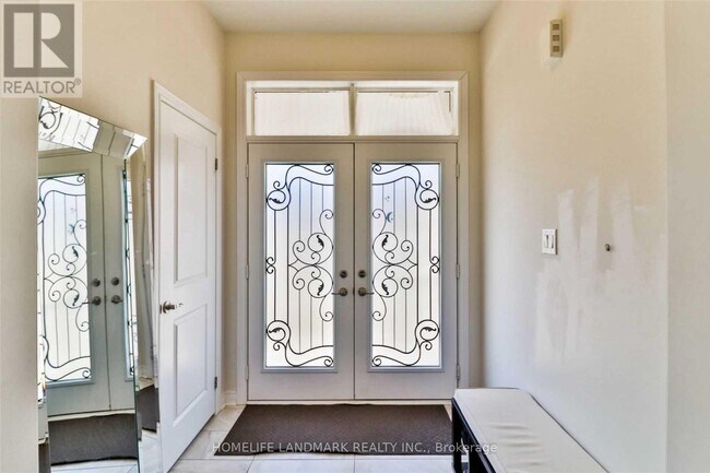 Building Photo - 3270 Mintwood Cir