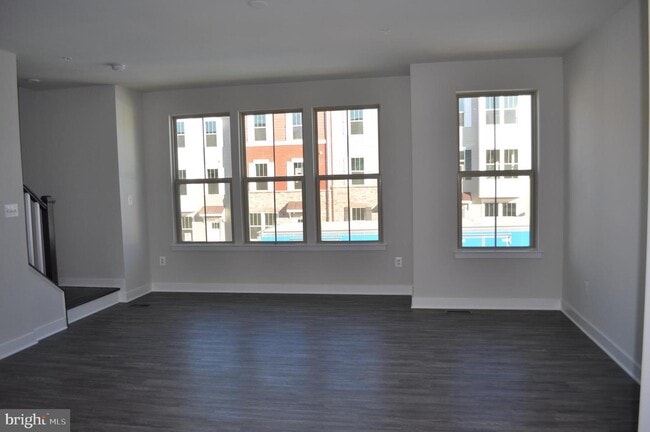 Building Photo - 8611 Shady Pines Dr