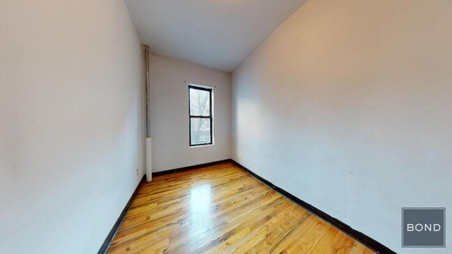 Building Photo - 328 E 14th St