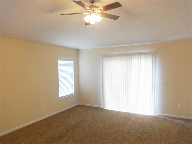 Foto del edificio - 5734 Village Pond Cir