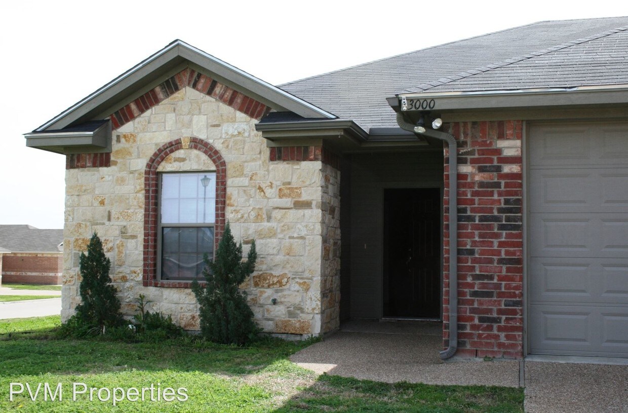 Primary Photo - 3 br, 2 bath Apartment - 3000 Beauford