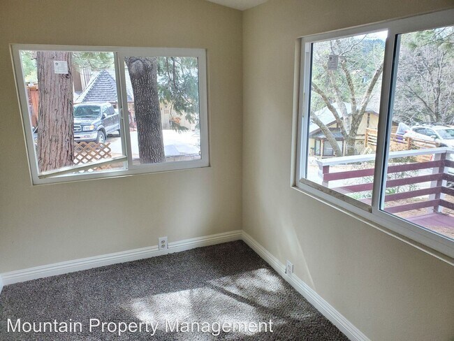 Building Photo - 3 br, 1 bath House - 761 Arth Dr