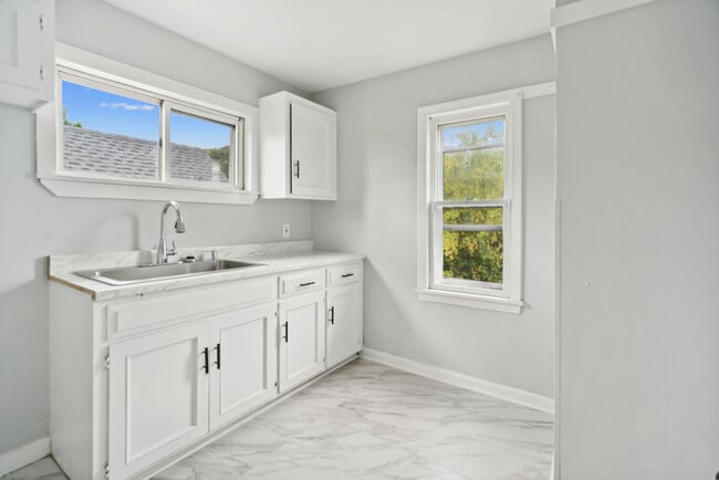 Building Photo - 4059 N 7th St