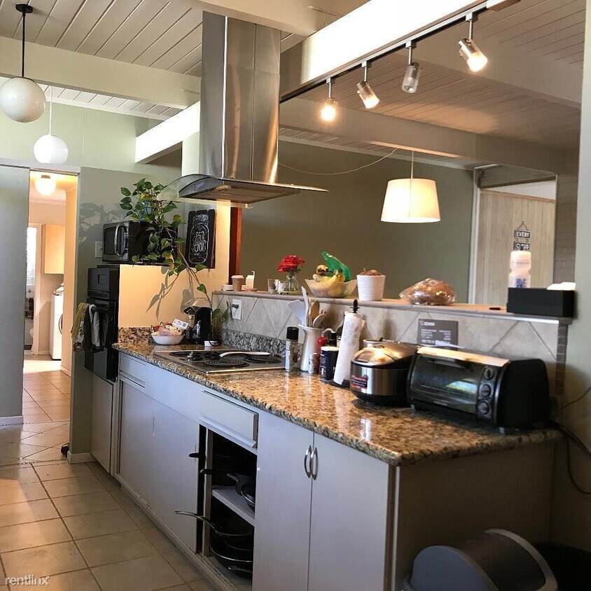 Foto principal - 682 Connie Ave
