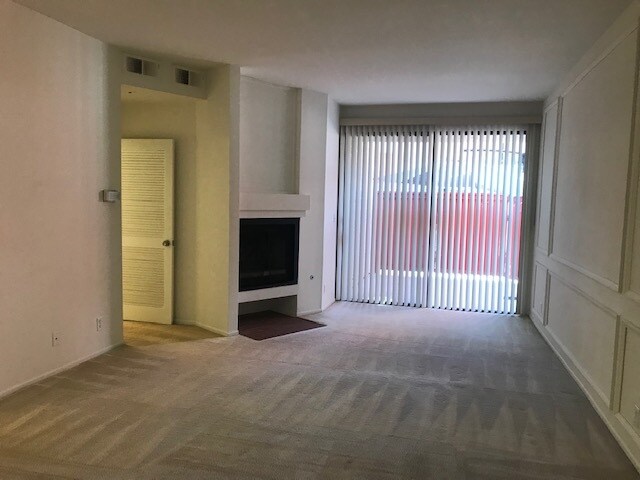 Foto del edificio - 7211 Cozycroft Ave