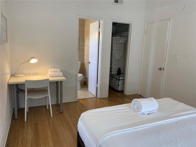 Building Photo - 1011 9th St