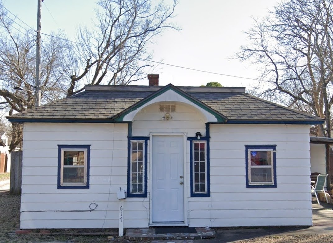 Primary Photo - 617 W Funston St