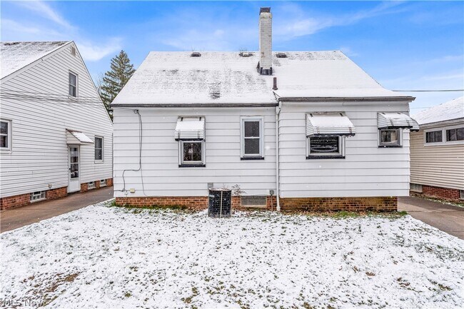 Building Photo - 5040 Tatra St