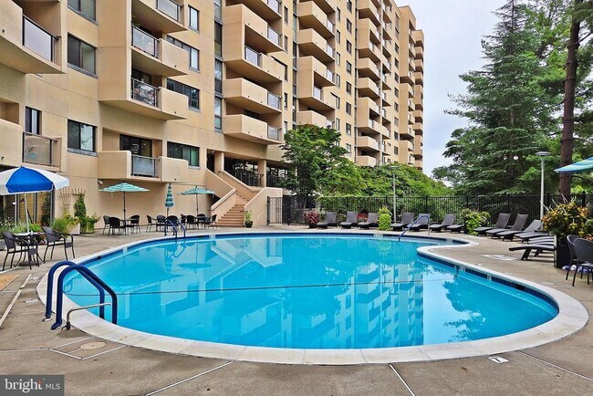 Foto del edificio - 1101 S Arlington Ridge Rd