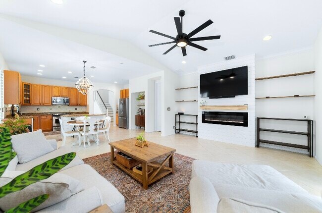 Foto del edificio - 4015 NW Deer Oak Dr