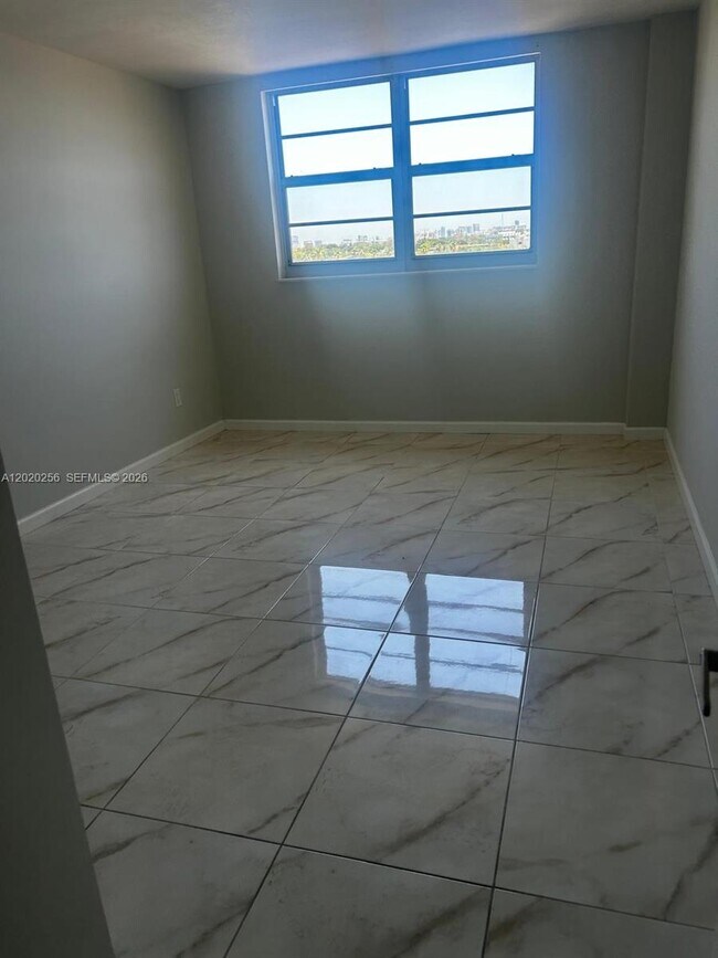Foto del edificio - 16400 NE 17th Ave