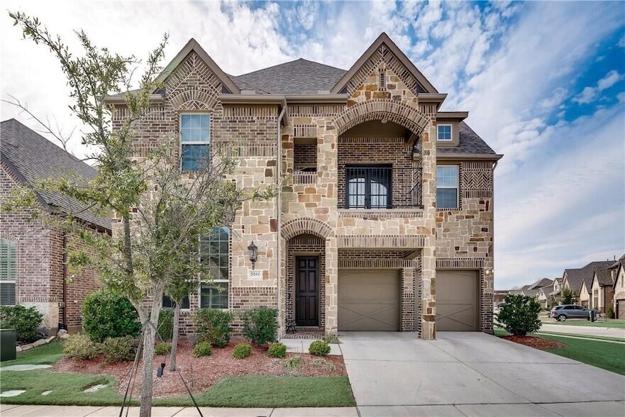 Foto principal - 8844 Laurel Ln