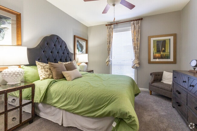 1 BR, 1 BA - 475SF - The Quinn at Westchase