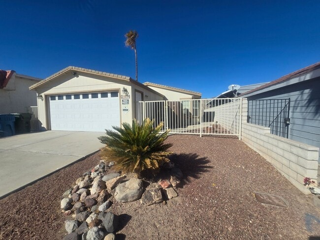 Building Photo - Beautiful Riverfront Home