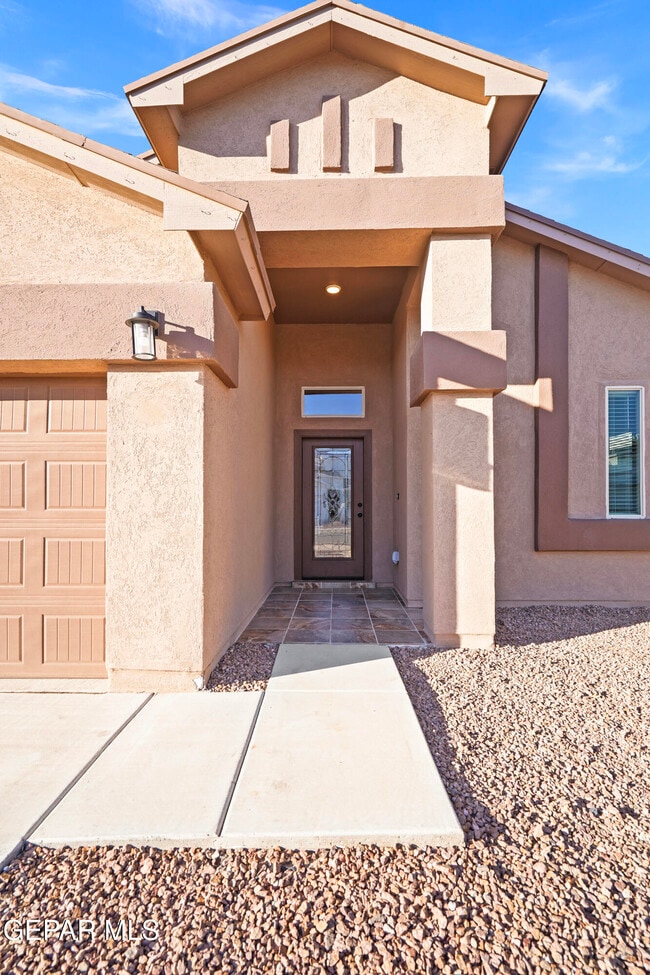 Building Photo - 6021 Hidden Clove Ct