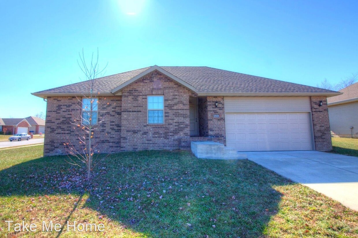 3 br, 2 bath House 2500 W Chris House Rental in Ozark, MO