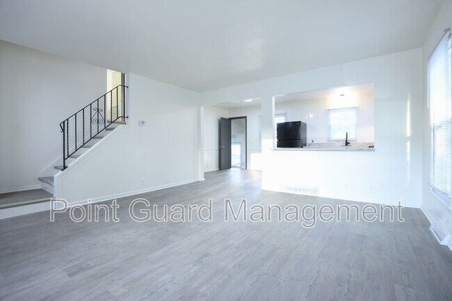Foto del edificio - 5917-5919 Fort St