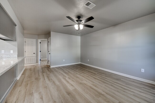 Building Photo - 1355 Arapaho Trail