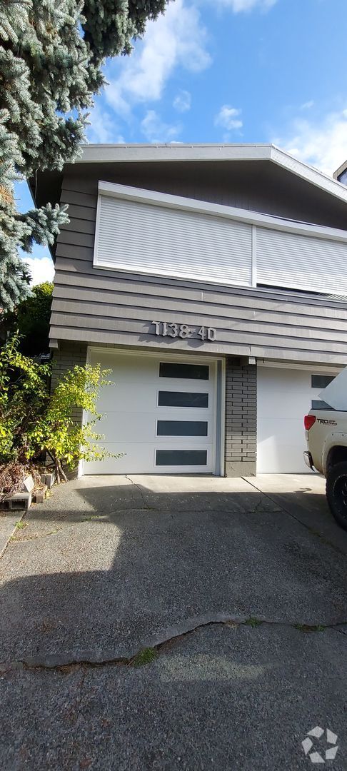 Building Photo - 7138 47th Ave SW