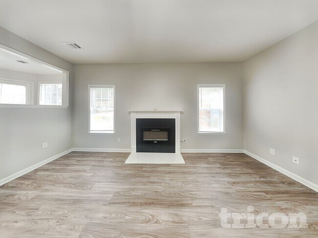 Building Photo - 432 Rolling Stream Dr