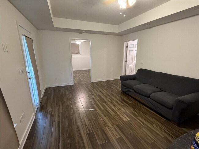 Foto del edificio - 2216 Plantation Ln