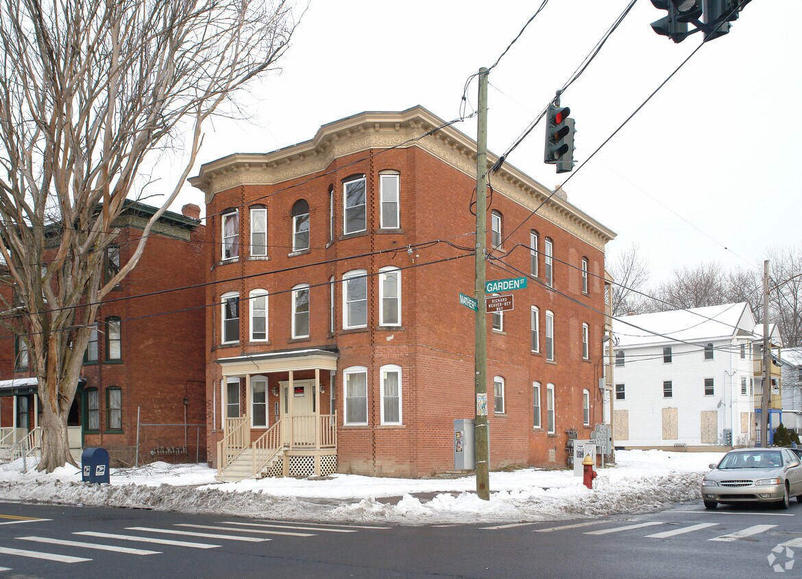 Primary Photo - 410 Garden St