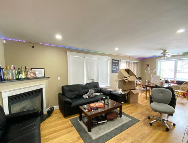 Foto del edificio - 29 Iroquois St