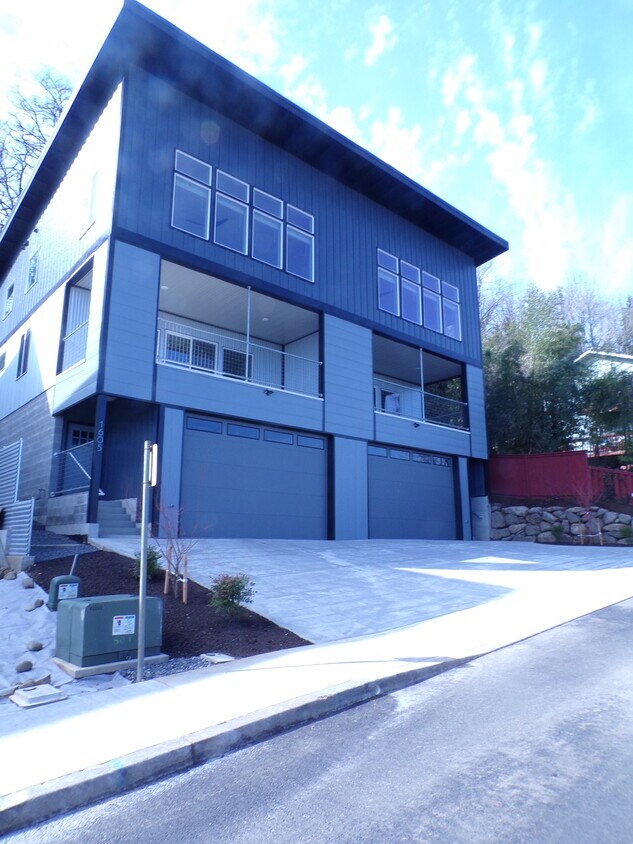 1605 NW Drake St, Camas, WA 98607 Townhome Rentals in Camas WA