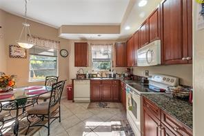 Building Photo - 1325 Mariposa Cir