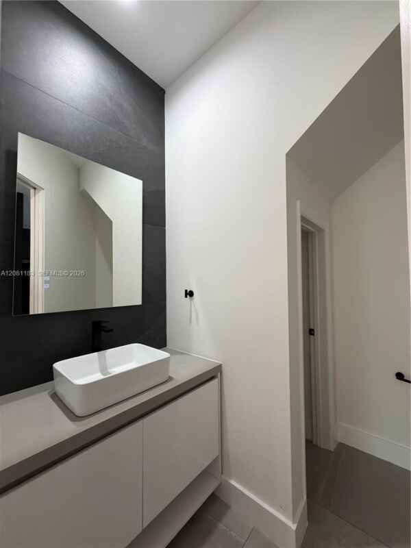 Foto del edificio - 4655 SW 32nd Terrace