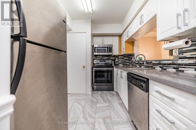 Building Photo - 5 Everson Dr