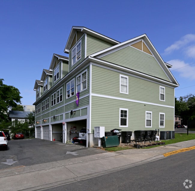Building Photo - 725, 727, 729, 731