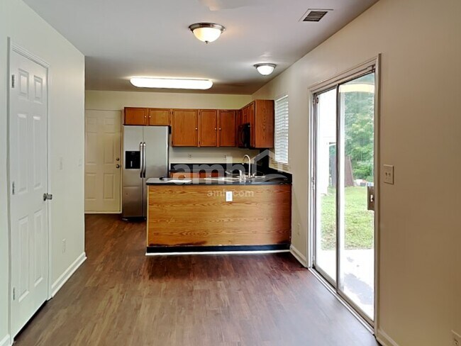 Foto del edificio - 1317 Charidge Ln