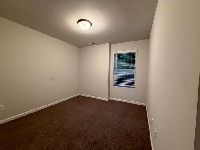 Foto del edificio - 2029 Statesville Ave