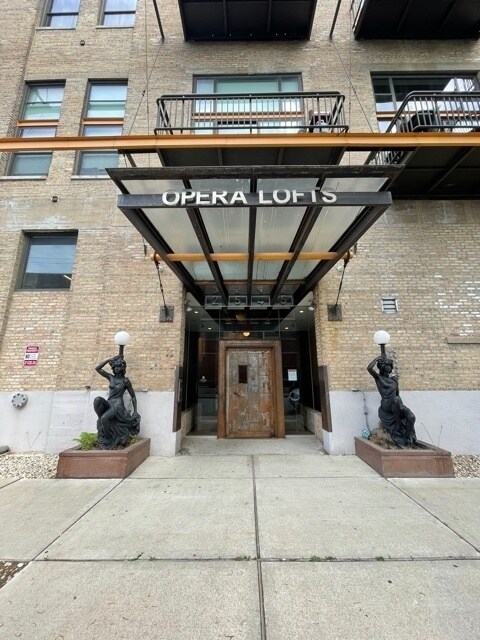 Building Photo - 2545 S Dearborn St