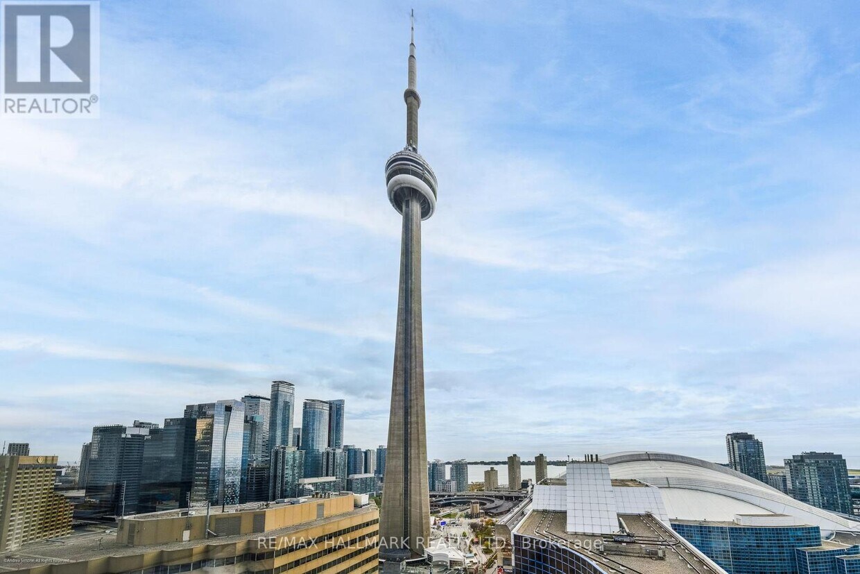 Photo principale - 300 Front St W