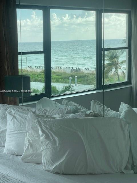 Foto principal - 6345 Collins Ave