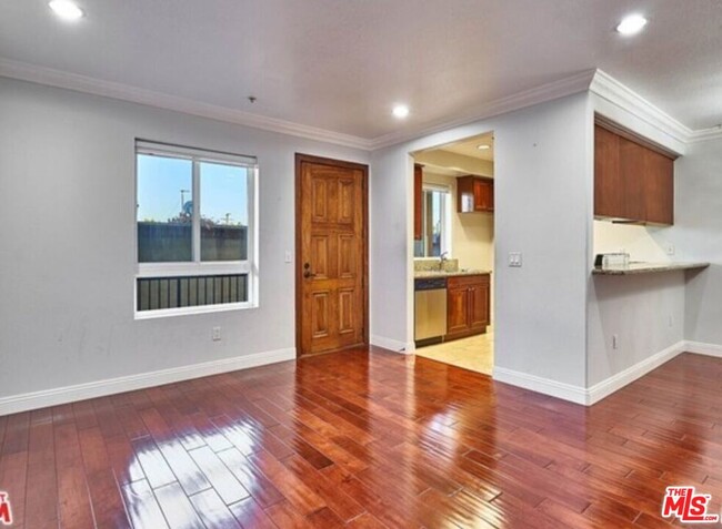 Building Photo - 1401 S St Andrews Pl