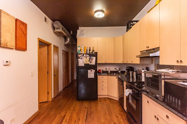 Building Photo - 617 N Racine Ave