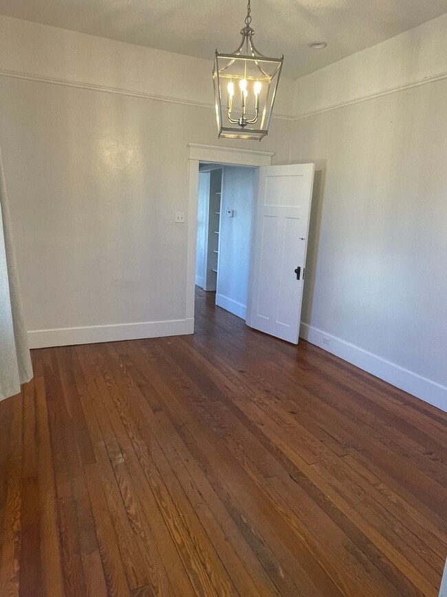 Foto del edificio - 3115-3115 Constance St