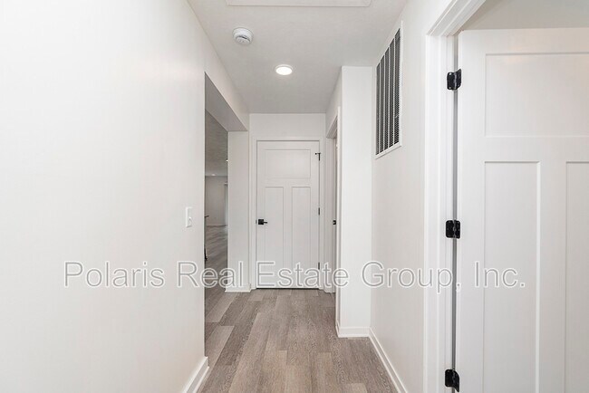 Foto del edificio - 4129 Cornelius Ave