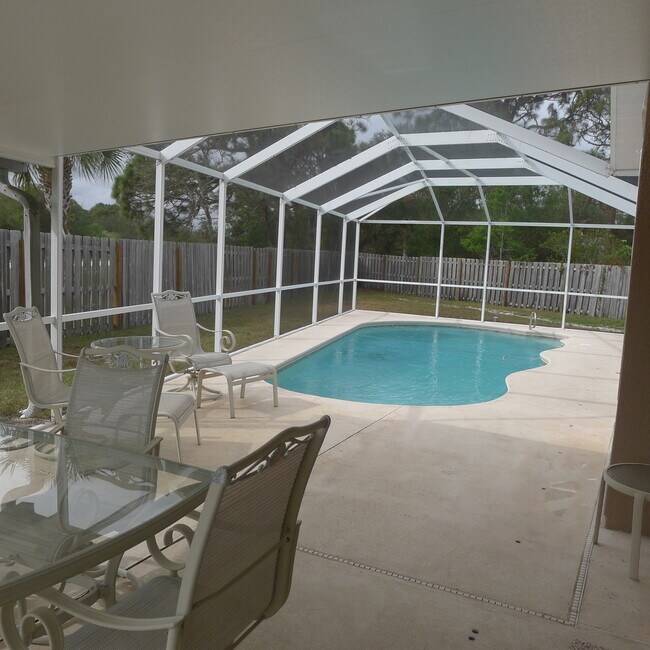 Building Photo - Pool home in Holiday Springs at Suntree