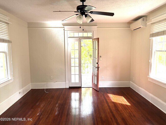 Foto del edificio - 2116 Herschel St