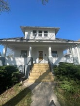 Building Photo - 107 N 10th St