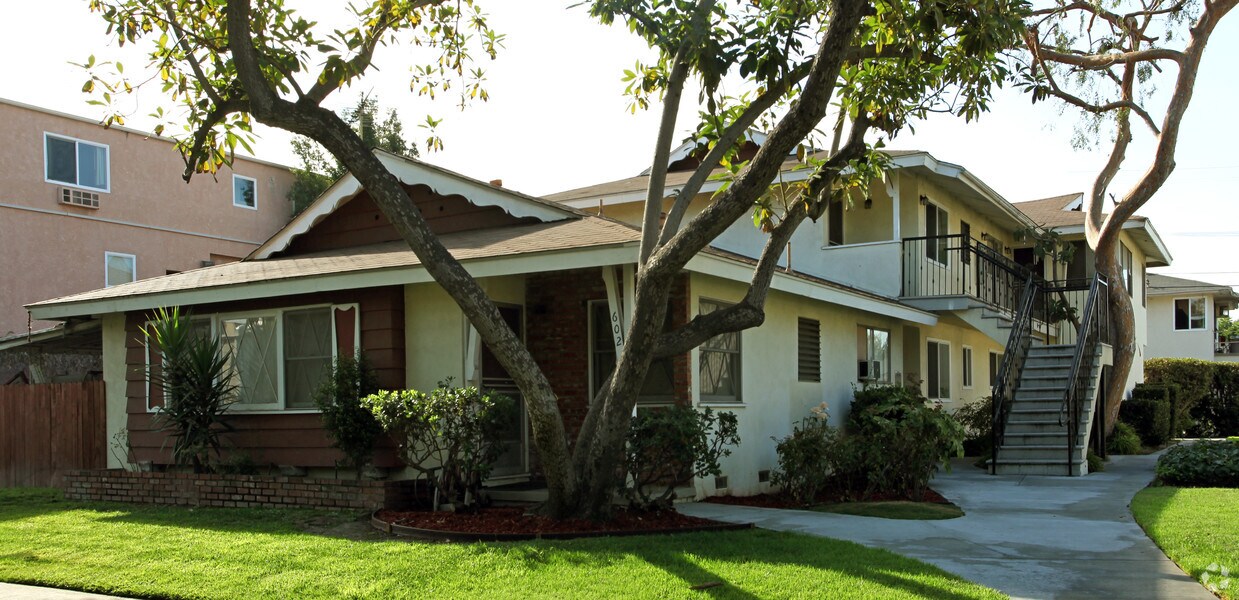 Primary Photo - 602 W Bellevue Dr