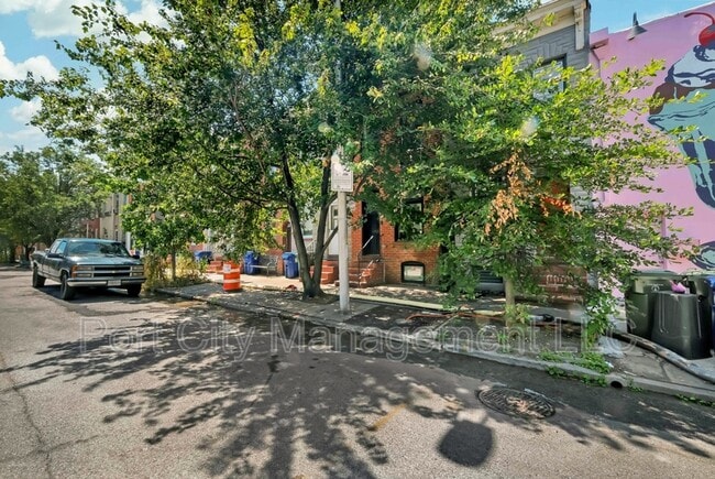 Building Photo - 504 S Milton Ave