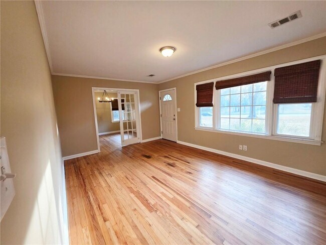 Foto del edificio - 516 Monroe Hwy