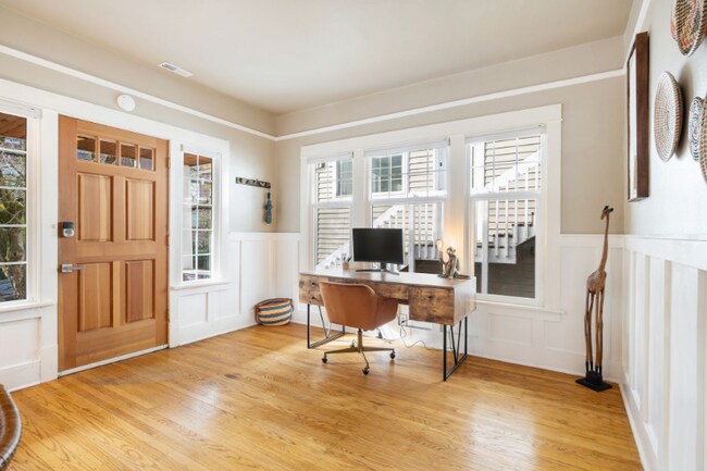 Foto del edificio - 720 NE 47th St