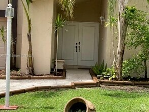 12800 SW 104th Terrace