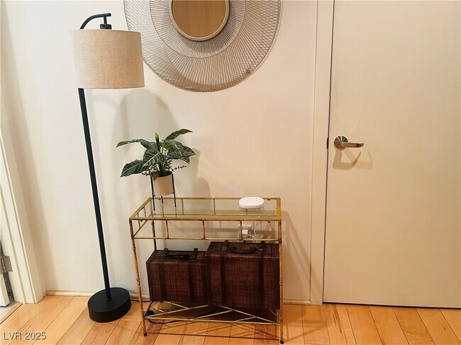 Building Photo - 353 E Bonneville Ave